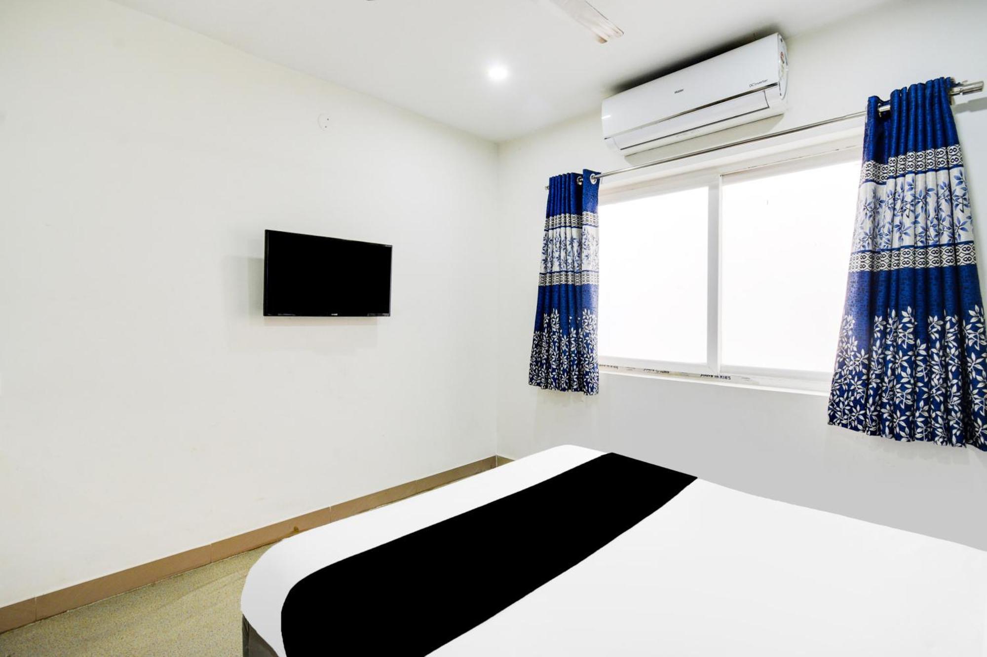 Super Townhouse Madhapur 100 Feet Road Formerly Jkc Grand Hyderabad Exterior foto